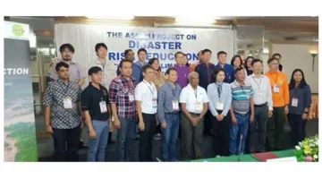 ASEAN members visited the Disaster Learning Center at Uttaradit Province