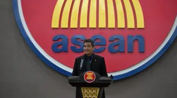 Deputy Secretary-General of ASEAN for Community and Corporate Affairs, Attends Closing Ceremony of Third ASEAN Junior Fellowship Programme