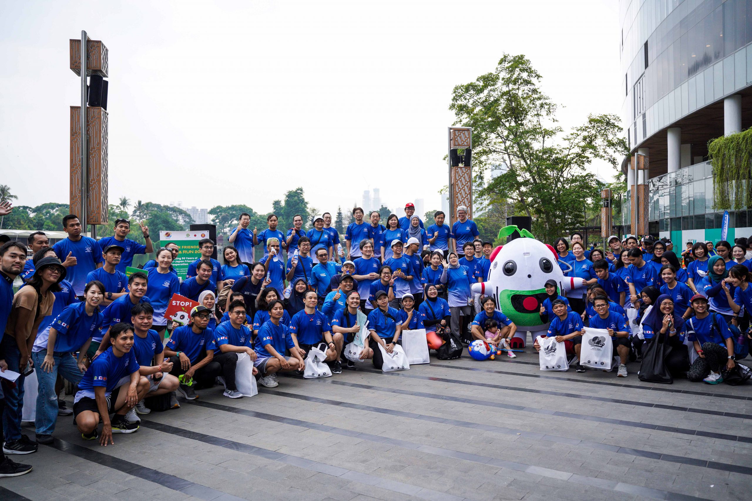 ASEAN, Japan Celebrate 50 Years of Friendship at Golden Friendship Walk and Run 2023