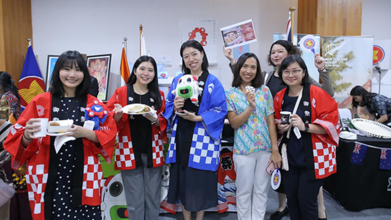 Mission of Japan to ASEAN and JAIF Management Team Participate in ASEAN Day 57th Anniversary Open House