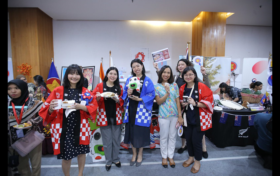 Mission of Japan to ASEAN and JAIF Management Team Participate in ASEAN Day 57th Anniversary Open House